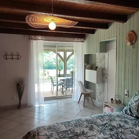 Διαμέρισμα Chez Nadeige *